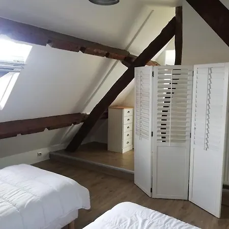 Holiday home Maison De L'epinette Au Calme En Bord De